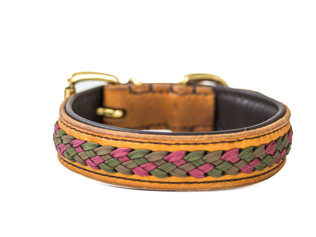 Leren handgemaakte cognackleurige halsband